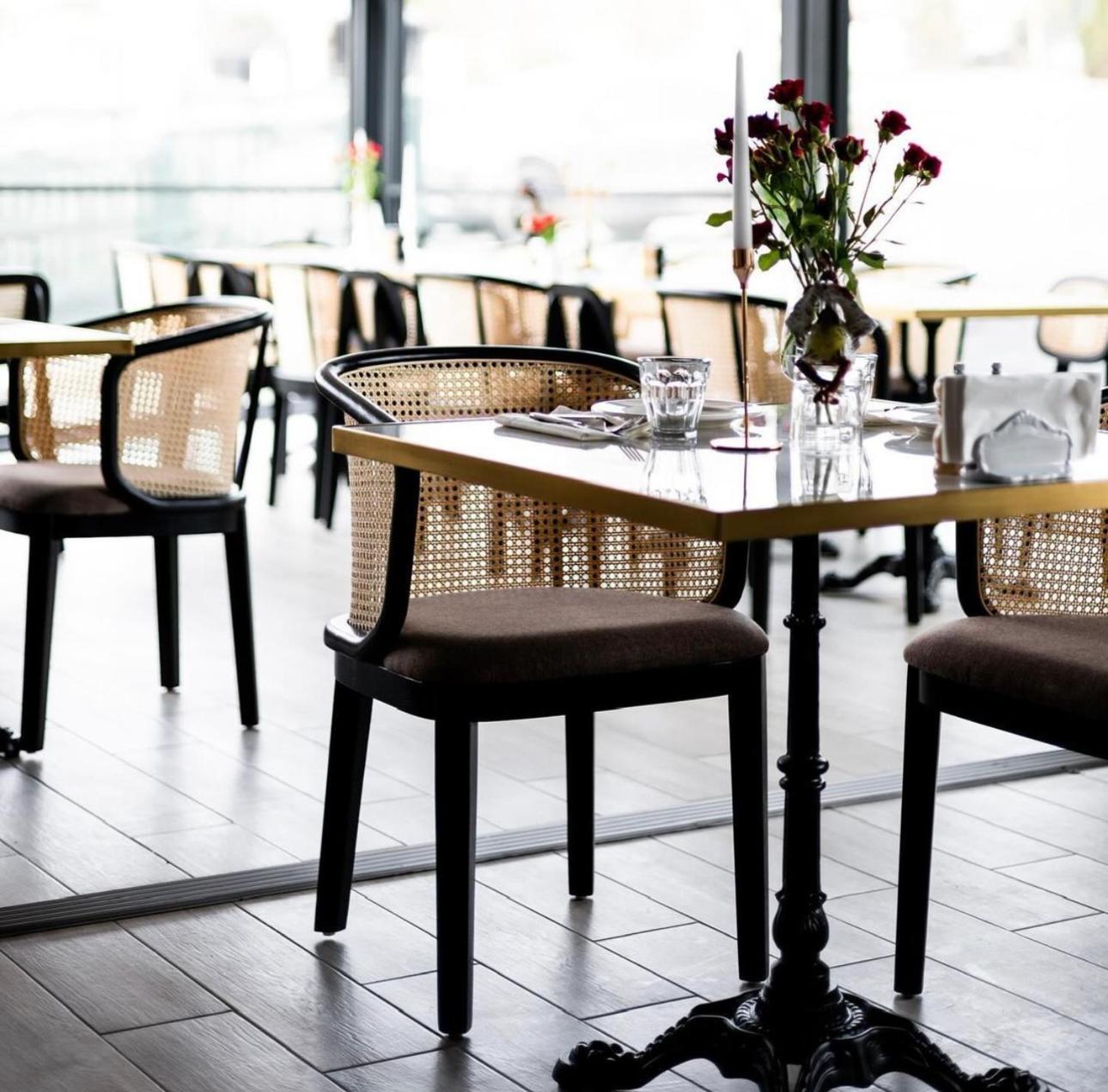 R.Hotel Chernivtsi Bagian luar foto
